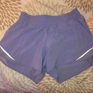 A PAIR OF  LULULEMON HOTTY HOT SHORTS!!🤩